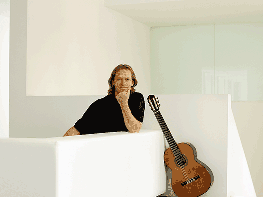 Guitarist David Russell