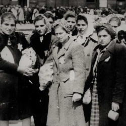 Women arriving in Auschwitz