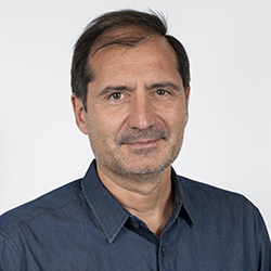 headshot of Bernardo Sabatini